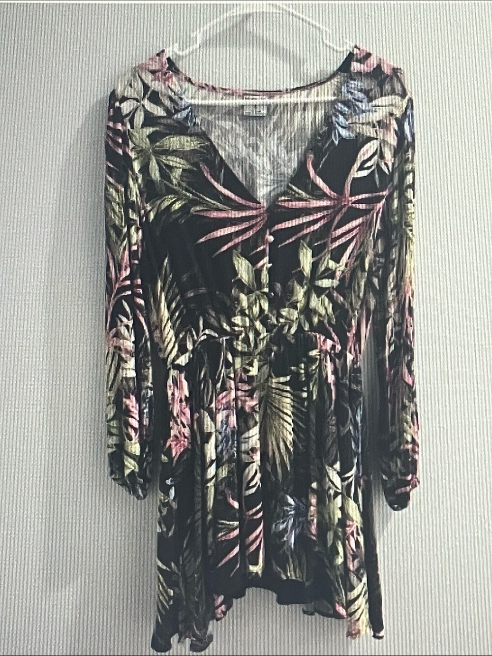 Hurley Black Floral V-Neck Long-Sleeve Tunic with Pink & Green Print